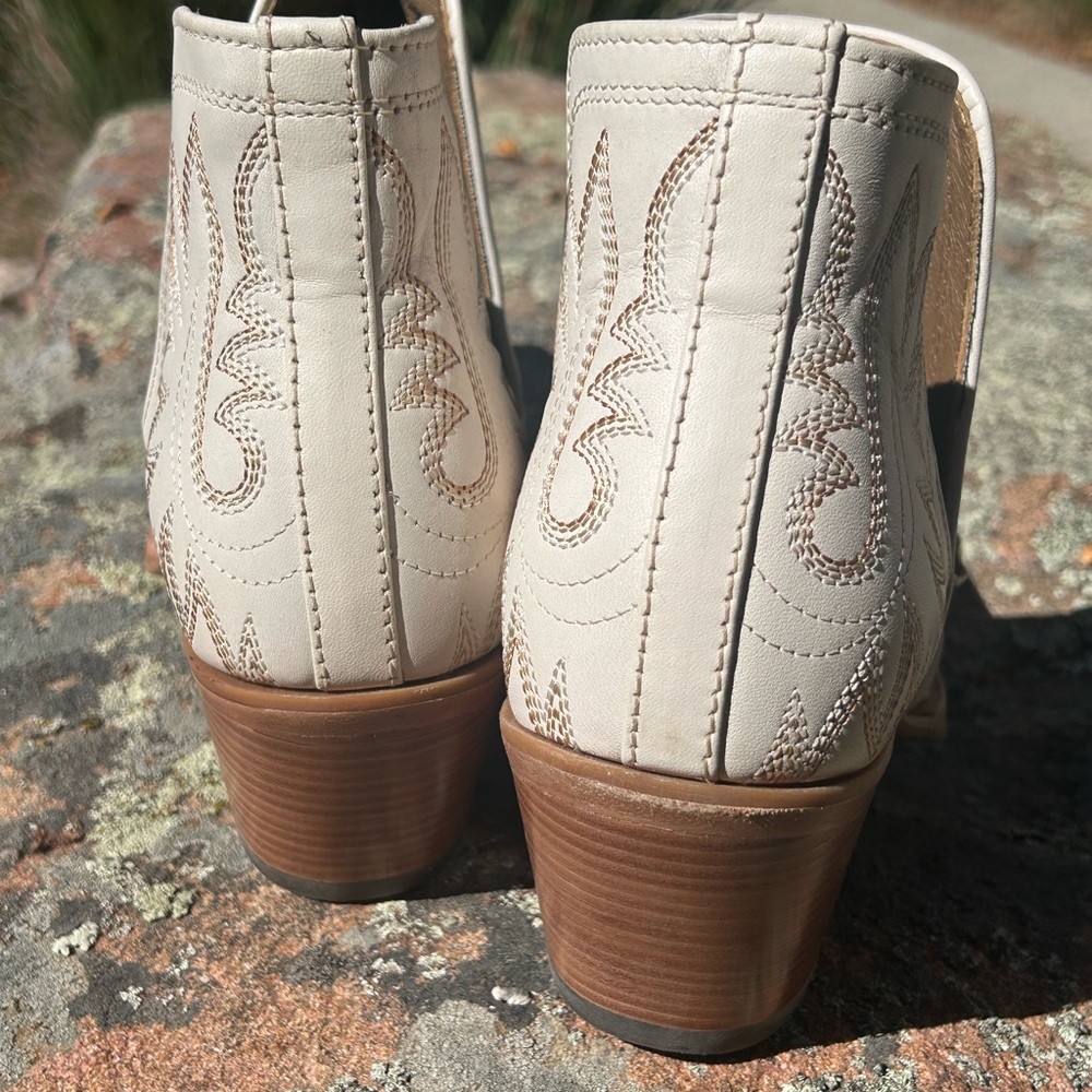Ariat Cream Ankle Booties with Brown Embroidery NWOT Style # 10044484 - Picture 3 of 4